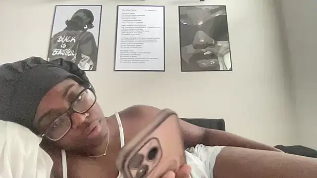 AveryJ99 online show from April 7, 2026, 1:02 pm