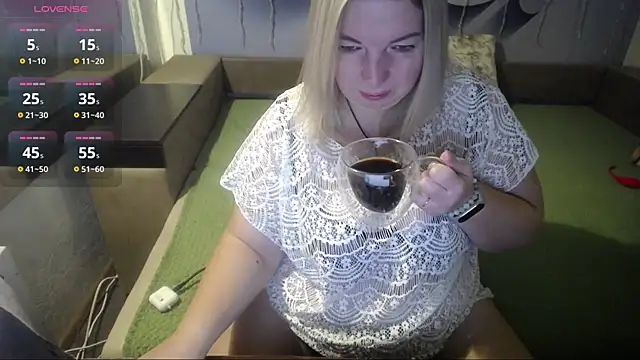 LILIcool online show from December 4, 2024, 12:52 pm