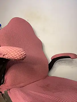 CinnamonCookiez online show from December 3, 2025, 4:24 am