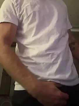 Snapshot of dcockell chatting on November 3, 2025, 7:35 am dcockell online show from November 3, 2025, 7:35 am