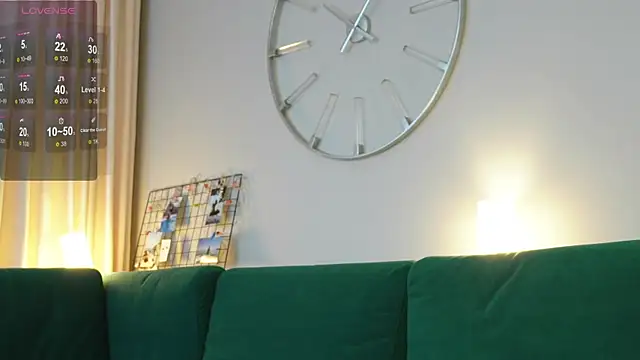 Snapshot of Soft_Eva chatting on February 5, 2025, 11:55 am Soft Eva online show from February 5, 2025, 11:55 am
