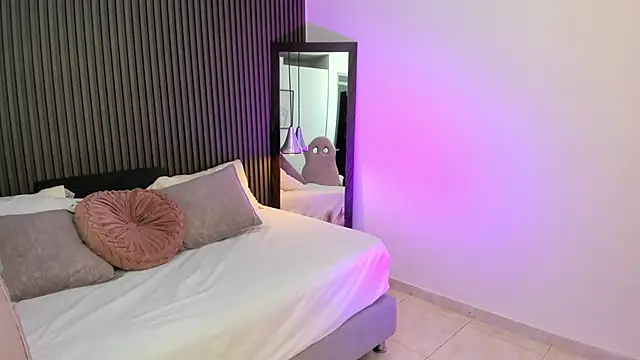 Axel brunette1 online show from October 25, 2025, 11:49 pm