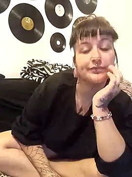 Snapshot of SweetPivoinee chatting on December 5, 2024, 6:28 pm SweetPivoinee online show from December 5, 2024, 6:28 pm