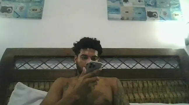 Snapshot of tumarditoperro chatting on January 3, 2025, 8:10 am tumarditoperro online show from January 3, 2025, 8:10 am