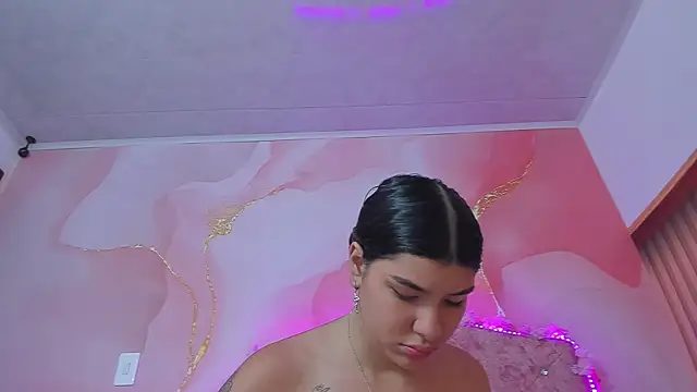 Taylor  cooper online show from September 22, 2025, 6:58 pm