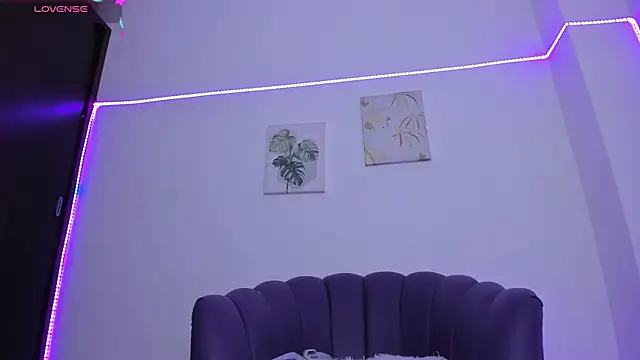 Marian Boobs online show from April 15, 2026, 12:32 pm