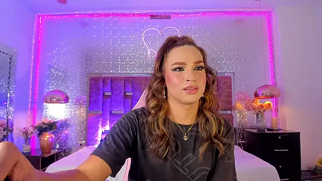 Snapshot of KylieVictoria chatting on November 25, 2025, 3:40 am KylieVictoria online show from November 25, 2025, 3:40 am