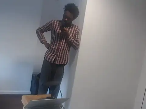 Snapshot of Mastertopdome chatting on October 8, 2025, 12:50 pm Mastertopdome online show from October 8, 2025, 12:50 pm