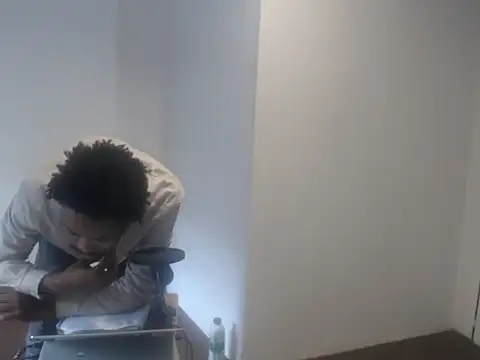 Snapshot of Mastertopdome chatting on October 15, 2025, 12:46 pm Mastertopdome online show from October 15, 2025, 12:46 pm