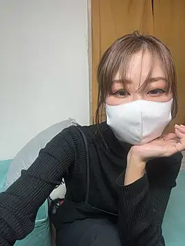 ayu0009rrr online show from February 16, 2026, 3:32 pm