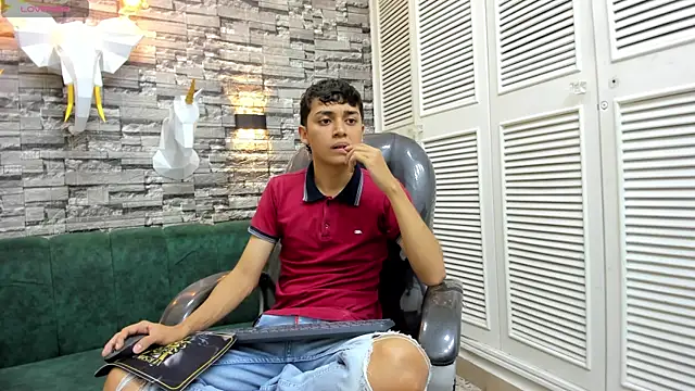 DamiBright online show from November 25, 2025, 5:35 pm