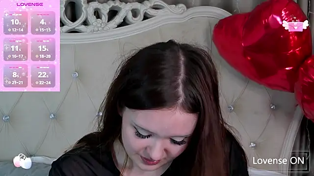MiriaamWhite online show from February 7, 2025, 2:26 pm