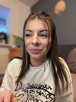 Mia Ethan online show from January 30, 2025, 2:47 pm