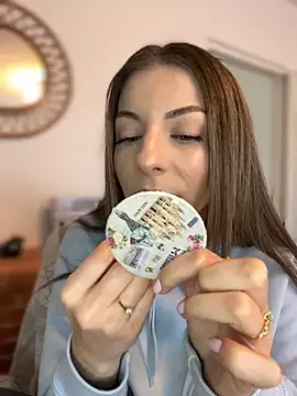 Snapshot of Mia_Ethan chatting on November 1, 2025, 11:26 am Mia Ethan online show from November 1, 2025, 11:26 am