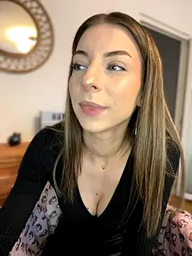 Snapshot of Mia_Ethan chatting on October 7, 2025, 9:43 am Mia Ethan online show from October 7, 2025, 9:43 am