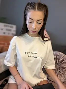 Mia Ethan online show from February 11, 2025, 7:44 am