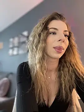 Mia Ethan online show from May 9, 2026, 9:12 am