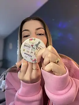 Mia Ethan online show from April 2, 2026, 7:48 am