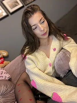 Mia Ethan online show from February 17, 2025, 3:11 pm