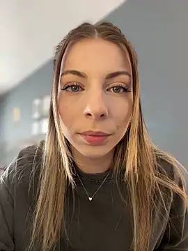 Mia Ethan online show from June 10, 2026, 7:09 am