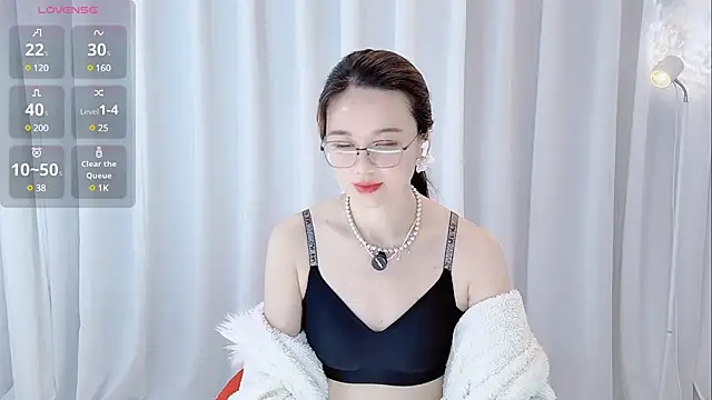 Snapshot of Alina-688- chatting on March 22, 2025, 2:14 pm Alina-688- online show from March 22, 2025, 2:14 pm