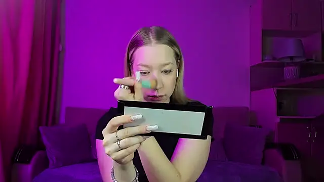 Snapshot of Annabelle_Art chatting on February 11, 2025, 5:37 am Annabelle Art online show from February 11, 2025, 5:37 am