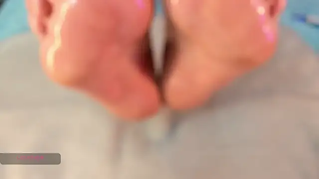 Eilin clio online show from April 6, 2026, 7:37 pm