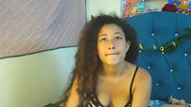 Snapshot of Milkdulce1 chatting on April 21, 2026, 1:39 pm Milkdulce1 online show from April 21, 2026, 1:39 pm
