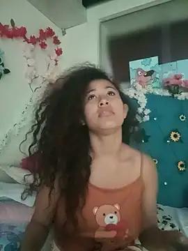 Snapshot of Milkdulce1 chatting on May 15, 2026, 2:26 pm Milkdulce1 online show from May 15, 2026, 2:26 pm