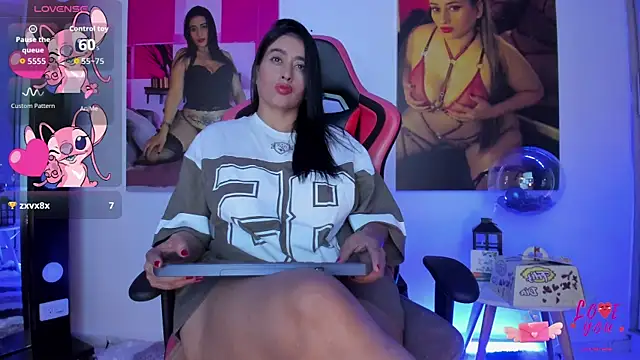 vaiolet triana online show from November 19, 2025, 9:15 pm