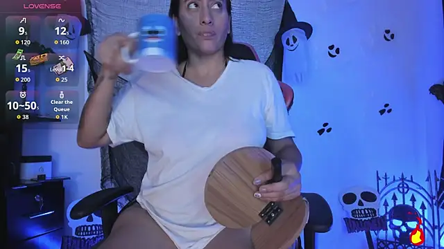 vaiolet triana online show from October 13, 2025, 12:29 pm