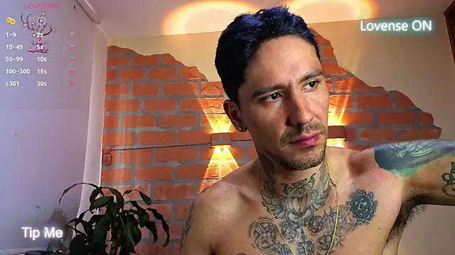 Dylanstonne online show from November 8, 2025, 8:01 pm