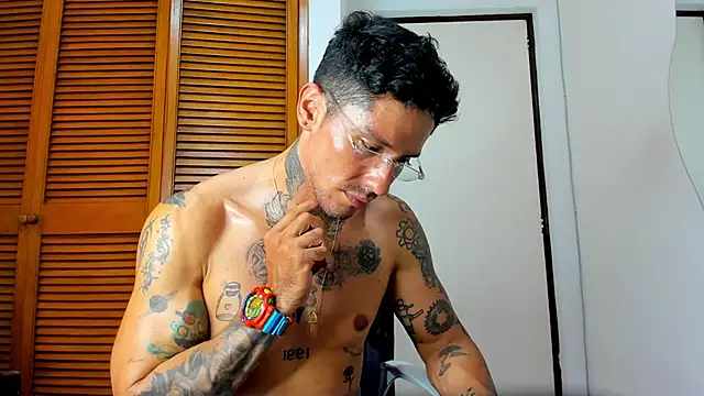 Snapshot of Dylanstonne chatting on March 22, 2025, 1:22 am Dylanstonne online show from March 22, 2025, 1:22 am