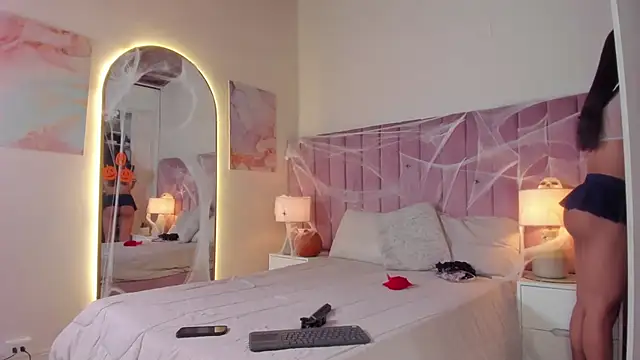 Aleja arango1 online show from October 17, 2025, 10:11 pm