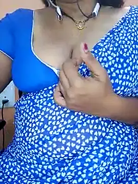 Snapshot of Sexy-Telugunayana2 chatting on February 17, 2025, 2:28 pm Sexy-Telugunayana2 online show from February 17, 2025, 2:28 pm