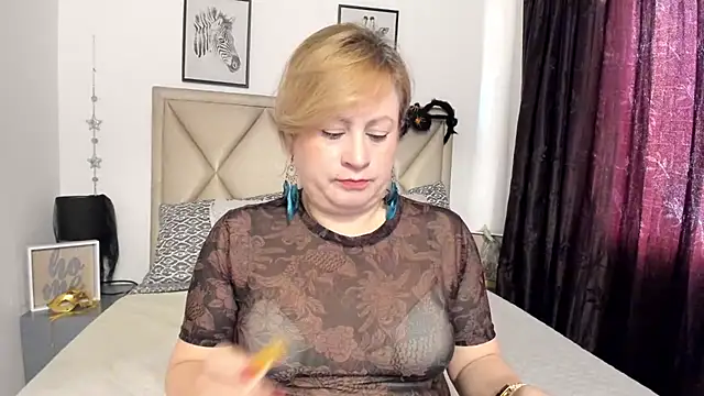 MonyCassius online show from November 13, 2025, 12:42 pm