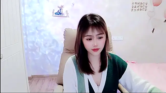 susan-YY online show from December 16, 2024, 2:05 pm