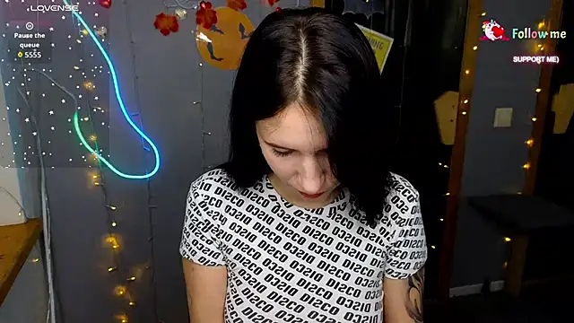 KarolinaBlacks online show from October 23, 2025, 5:39 am