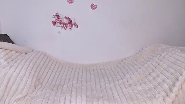 bellaa love  online show from March 13, 2026, 12:15 am