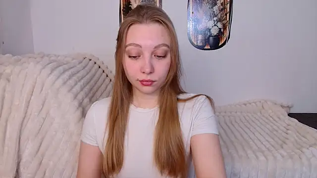 bellaa love  online show from April 14, 2026, 12:26 am