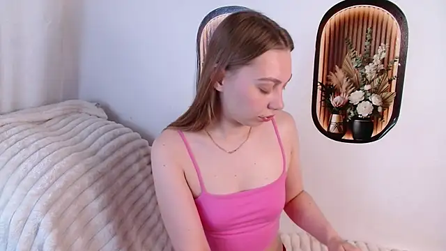 bellaa love  online show from May 21, 2026, 12:08 am