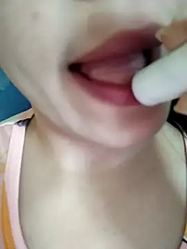 Snapshot of Anki-doll chatting on October 18, 2025, 5:42 am Anki-doll online show from October 18, 2025, 5:42 am