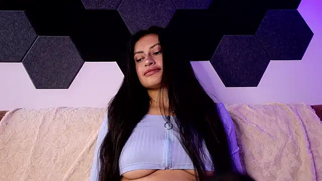 Snapshot of July_gh chatting on November 30, 2025, 9:37 pm July gh online show from November 30, 2025, 9:37 pm