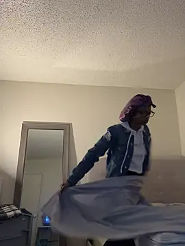 prettybrownhunybun online show from January 19, 2025, 7:15 am