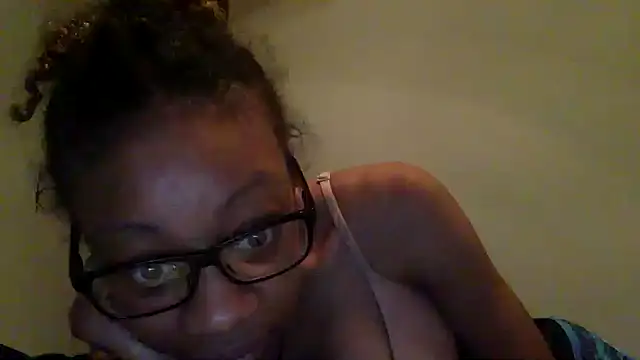 prettybrownhunybun online show from December 16, 2024, 10:56 pm