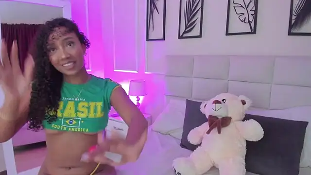Amber  Sanchez online show from February 28, 2025, 3:26 am