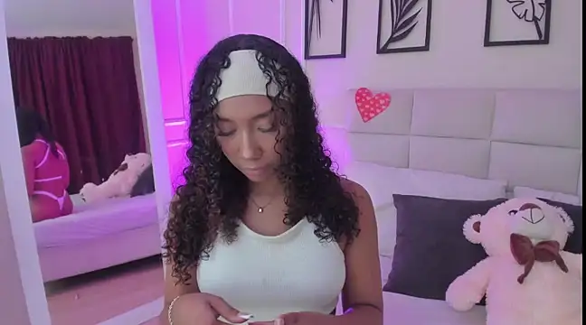 Amber  Sanchez online show from February 26, 2025, 3:46 am