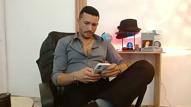 Reiko 85  online show from November 8, 2025, 7:50 pm