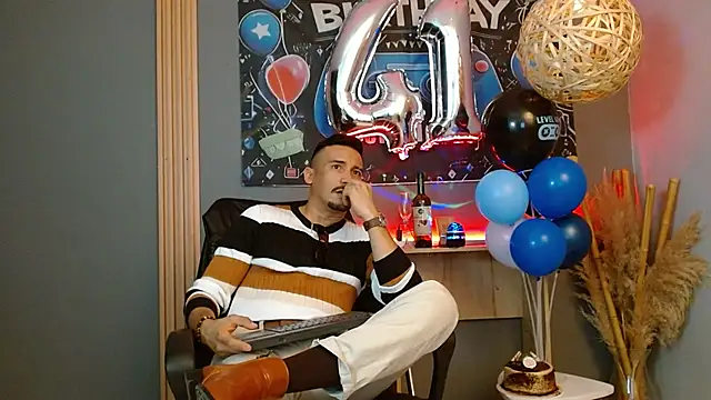 Reiko 85  online show from April 18, 2026, 7:07 pm