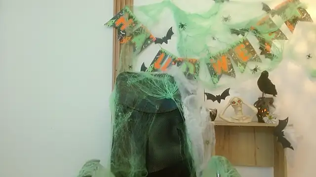 Reiko 85  online show from October 11, 2025, 7:48 pm